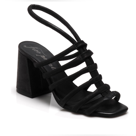 Free People Colette Cinched Strappy black leather Chunky BoHo Heel Sandals 38.5 - Picture 4 of 13